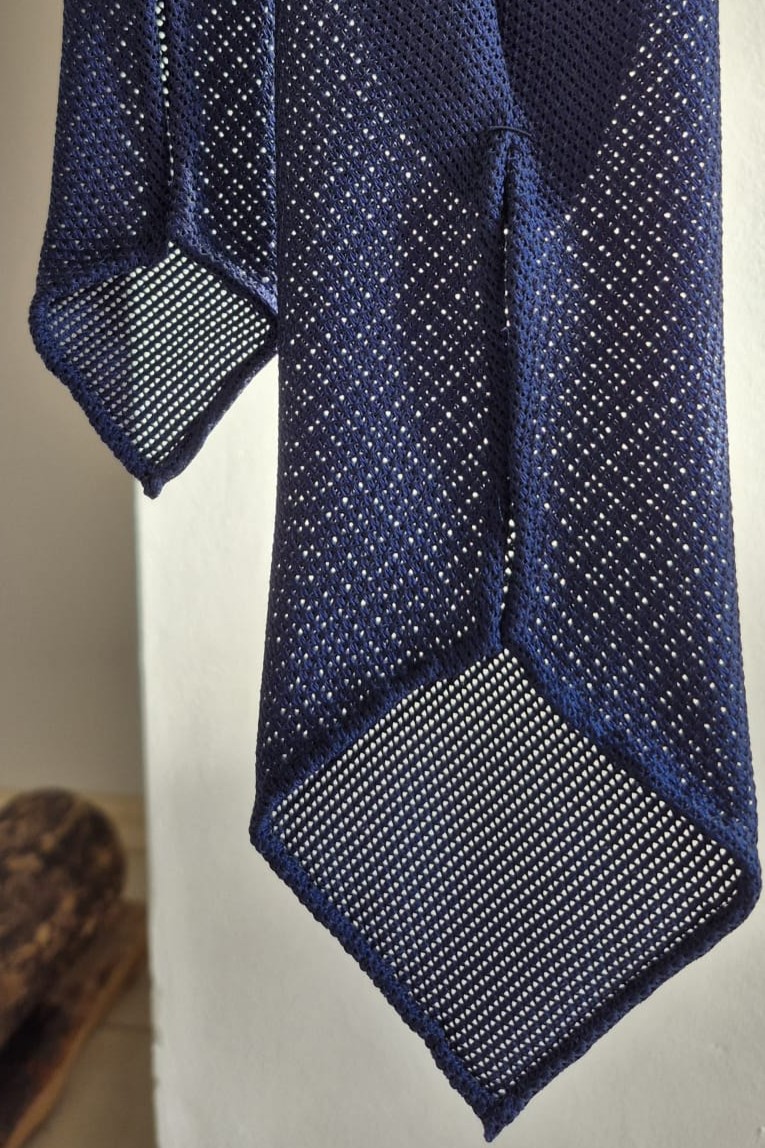 Hand-Rolled Curtain-Back Construction